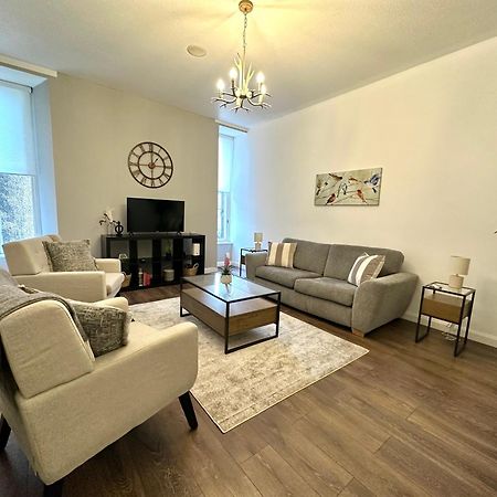 Large City Centre Apartment Perth Eksteriør bilde