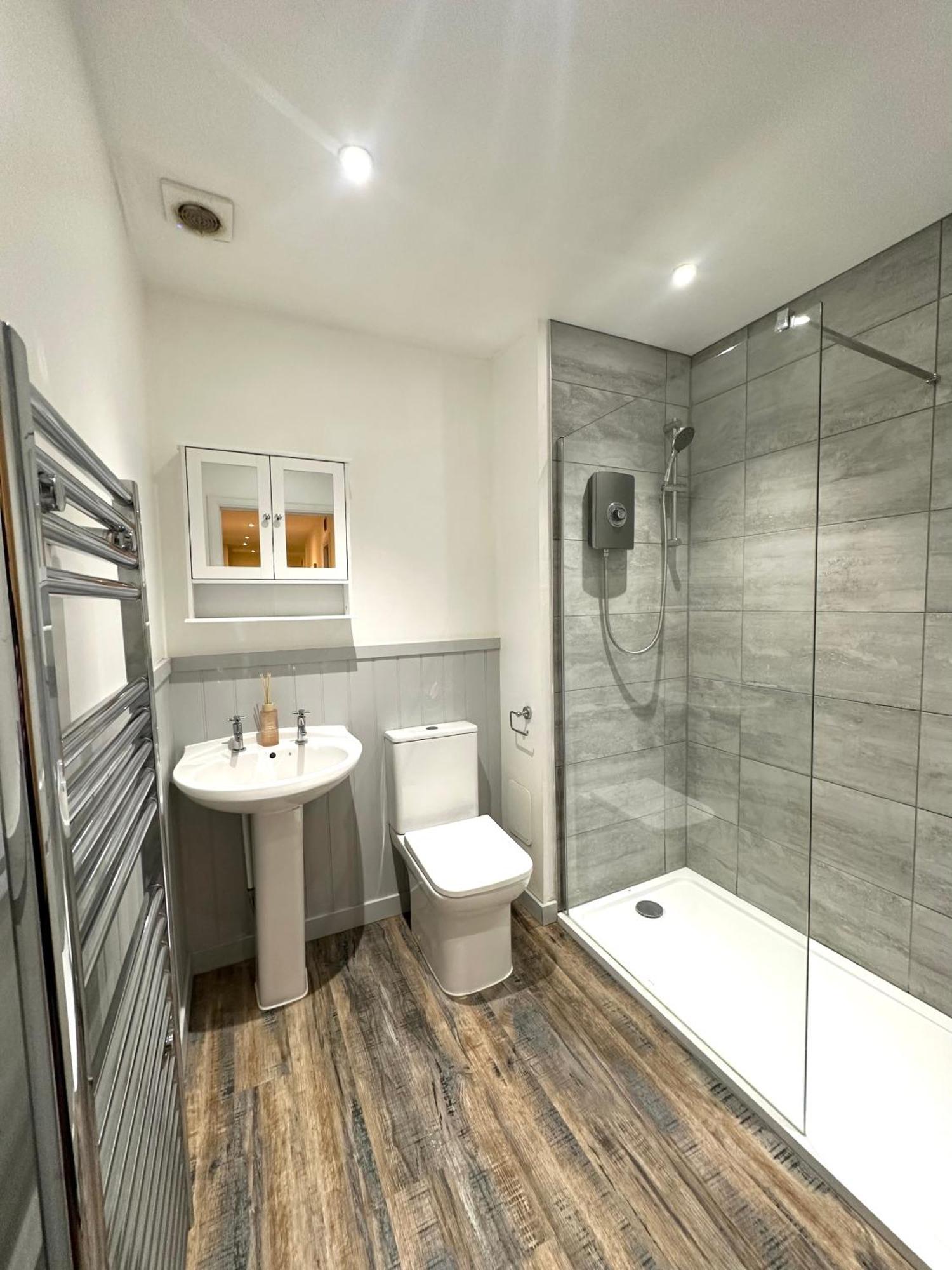 Large City Centre Apartment Perth Eksteriør bilde