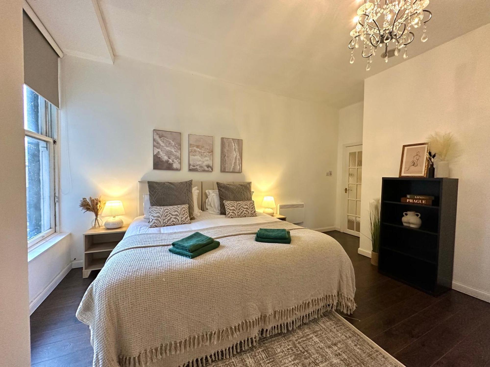 Large City Centre Apartment Perth Eksteriør bilde
